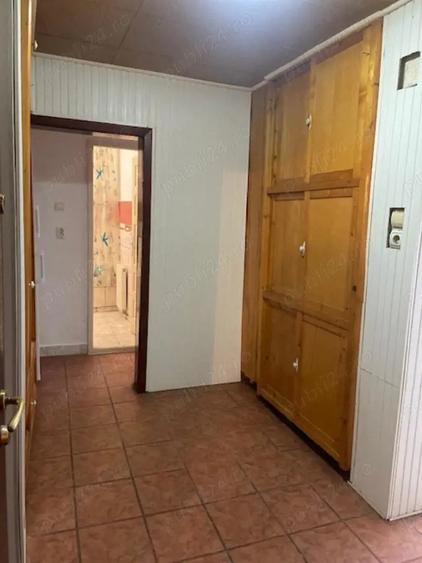 Inchiriez apartament , 2 camere , decomandat , str.Timisorii 110 , etaj 3 - 10