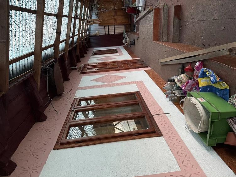 Casă cu 3 camere cu Teren 8300 Mp în Vlăsinești