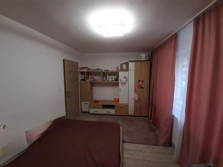 Apartament 2 camere, semidecomandat, parter - 2