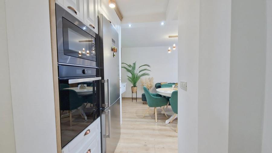 Fara griji, doar chei si valiza ta, apartament cu 4 camere la gura de metrou! - 6