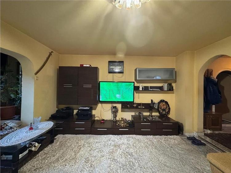 GIROCULUI - VLADEASA - PARTER - 3 CAMERE - 2 BAI - 2 BALCOANE - CLIMA - 6