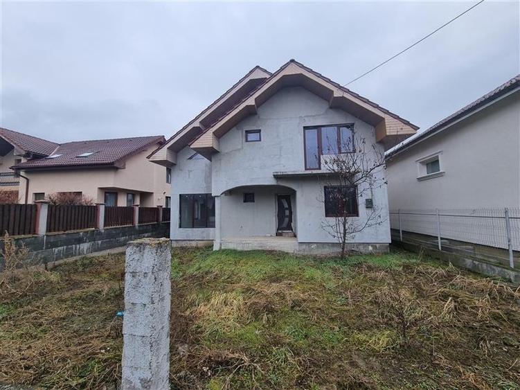 de vanzare casa la standarde ridicate 4 camere, 3 bai, garaj incorporat , 5 arii - 3