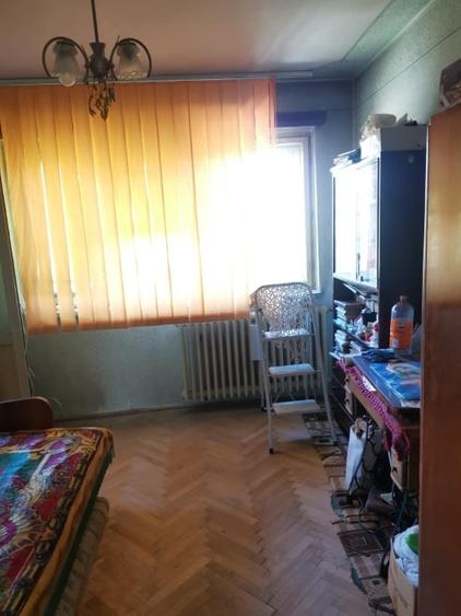 Apartament 3 camere, decomandat, 1 Mai vizavi de Spitalul Nr 1 ,  pe Insula - 3
