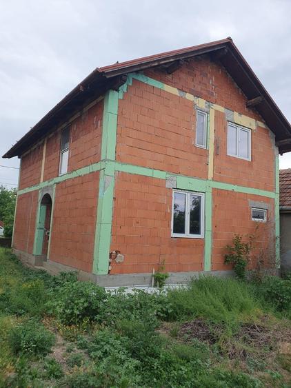 Casa de vanzare si teren - 4