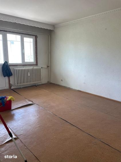 Apartament cu 2 camere decomandat în Republicii