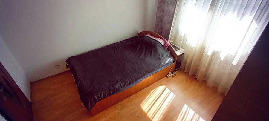 Renting one room in a three rooms apartment. - 3