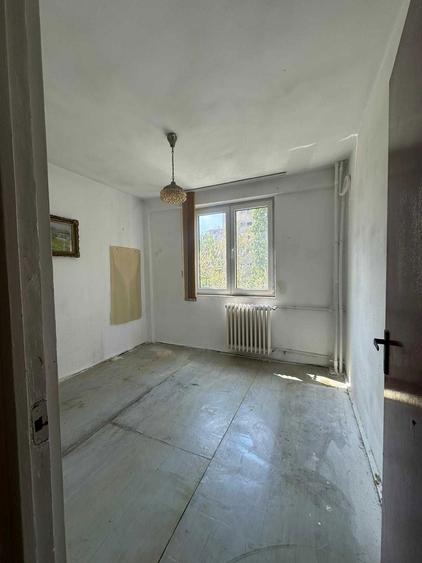 Apartament 3 camere, zona excelenta Eroii Revolutiei ideal pentru renovare dupa propriul stil - 1