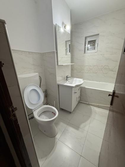 Vand apartament 3 Camere Decomandat NEGOCIABIL - 2