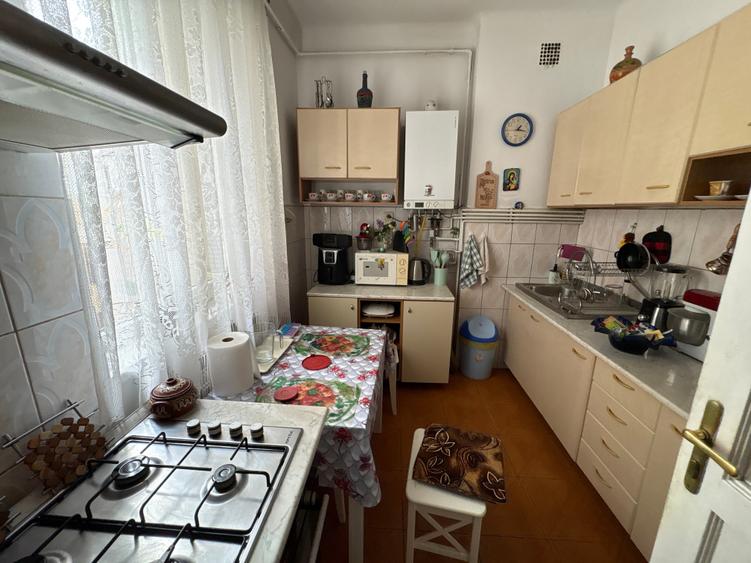 Apartament cu 4 camere în Gara de Nord
