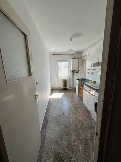 Privat apartament 4 camere 80mp semidecomandat zona Toamnei-Harmanului balcon inchis, termopane, beci, conditie: neimbunatatit - 3