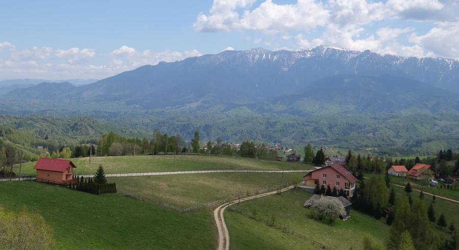 Vanzare hotel in zona superba de munte cu priveliste incredibila din camere - 7