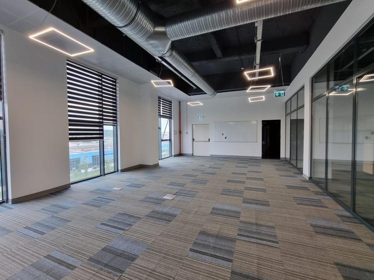 Spatii in cladire de birouri, Baza 3 - COMISION 0% - 6