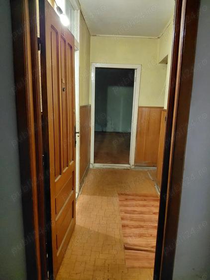 Vand apartament 3 camere decomandate Zona Hotel Traian - 1