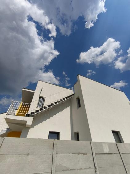 Vanzare vila moderna cu terasa circulabila imensa - 13