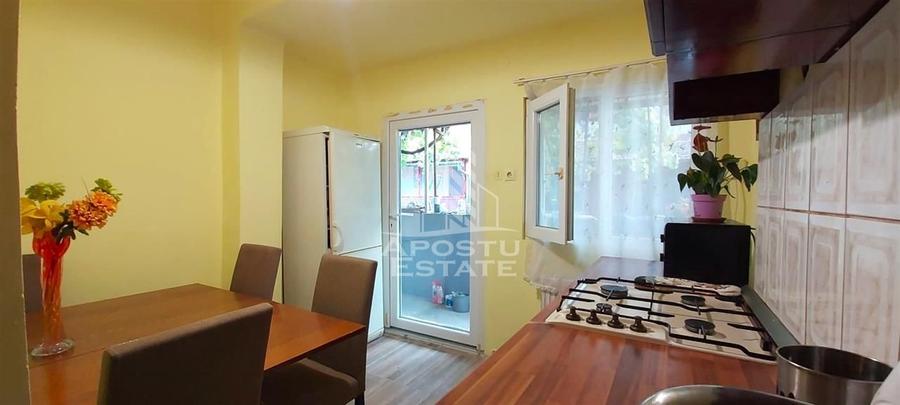 Apartament  2 camere la curte comuna zona intim - 15