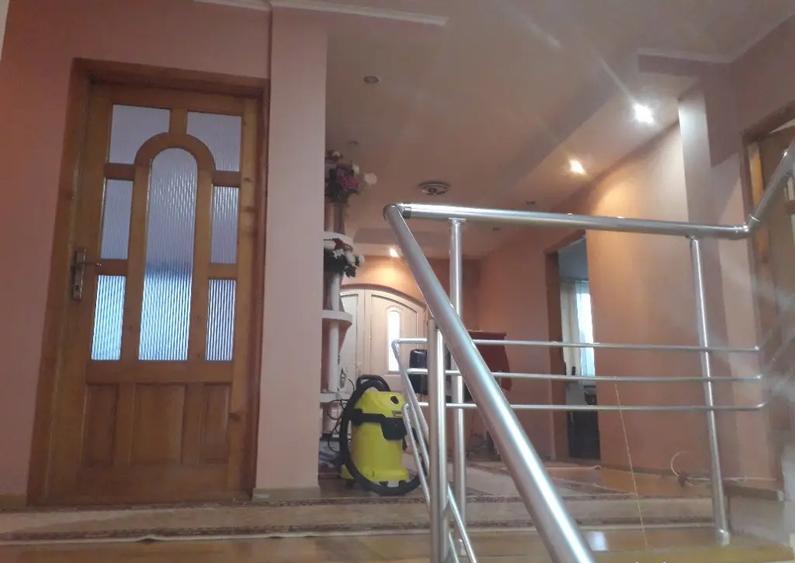 Casa / Vila ( D+P+E ) Zona Sfantu Ilie - Intrare - 3