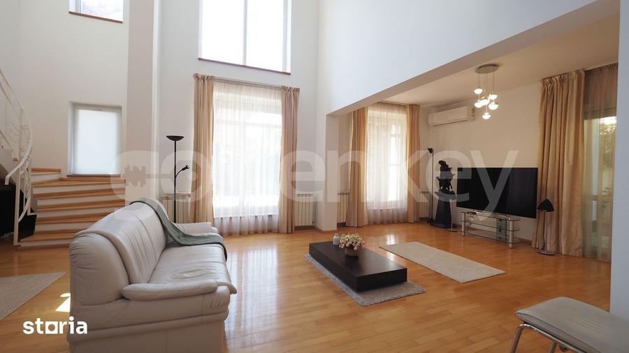 Vila moderna si spatioasa in complex rezidential - 1