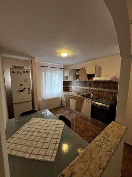 Inchiriez apartament 3 camere semi-decomandat - 4