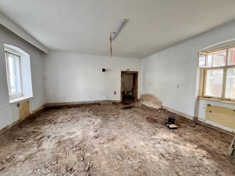 Spatiu birou 152 mp in curs de renovare cu parcare - 5