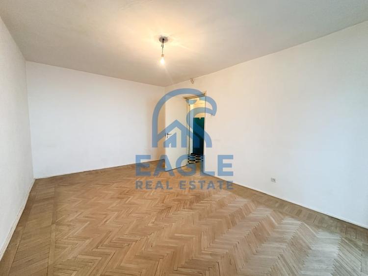 Tomis Nord - 2 Camere decomandat cu balcon si boxa pregatit de renovare - 4