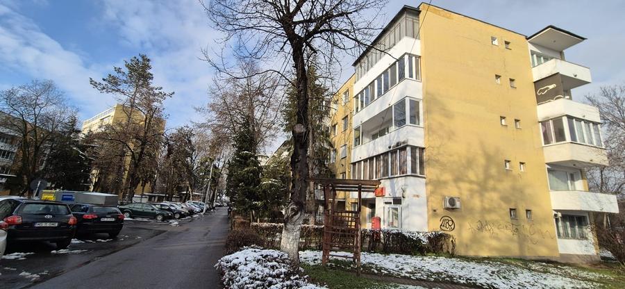 De vanzare apartament 2 camere -Aleea Carpati - 3