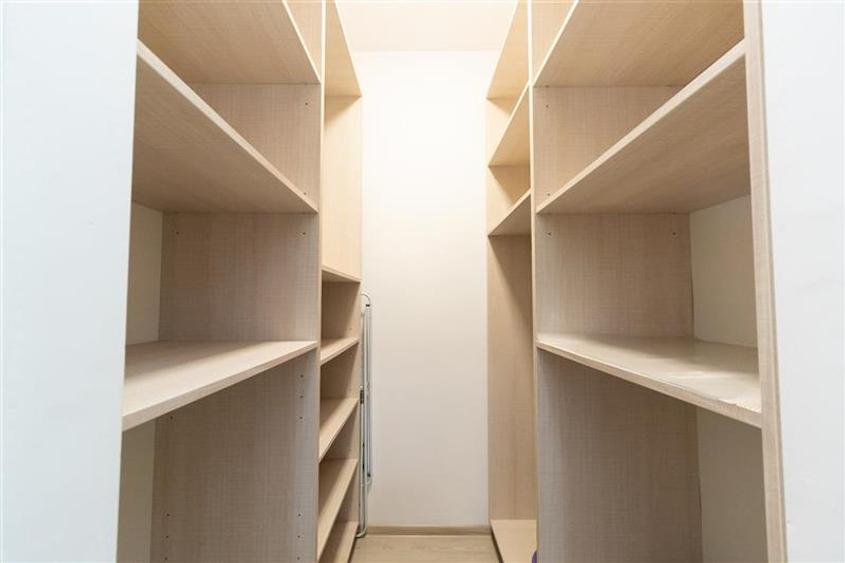 Apartament cu 3 camere decomandat, mobilat în Tractorul