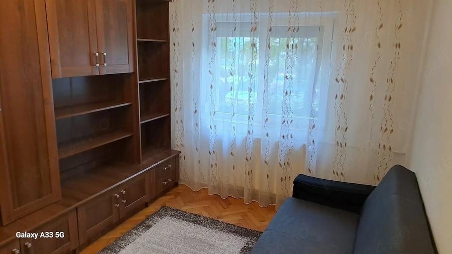 Apartament cu 3 camere decomandat în Iosia