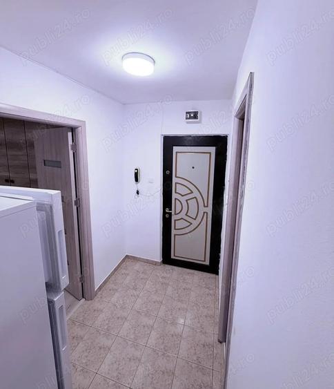 Garsoniera spa?ioasa ?i complet renovata Zona Liceul Teoretic Ion Barbu - 4