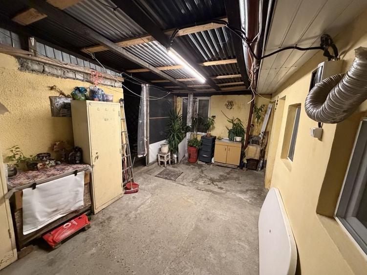 Vilă cu 2 corpuri, acces auto, curte – Republica / Industriilor - 1