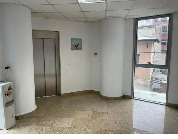 Vitan-Mall , imobil S+P+4 - 4