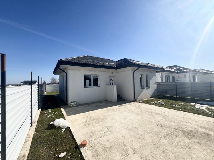 De vanzare casa parter zona linistita Crevedia - 20