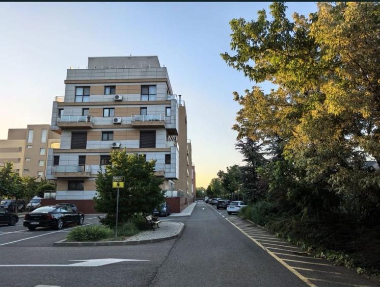 Propietar - Inchiriez ap. 2 camere Otopeni cu parcare si paza - 2