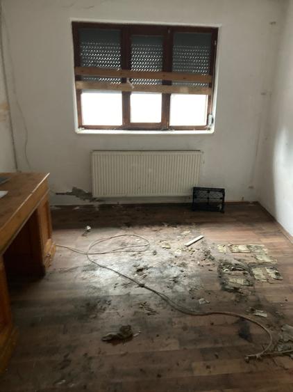 Vand casa P+M cu 4 cam.in zona 7 Noi. - 8