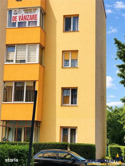 Apartament cu 3 camere semidecomandat în IAR