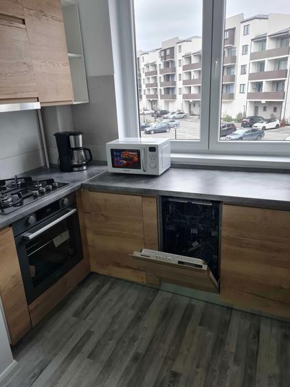 Inchiriez apartament cu 3 camere - 6