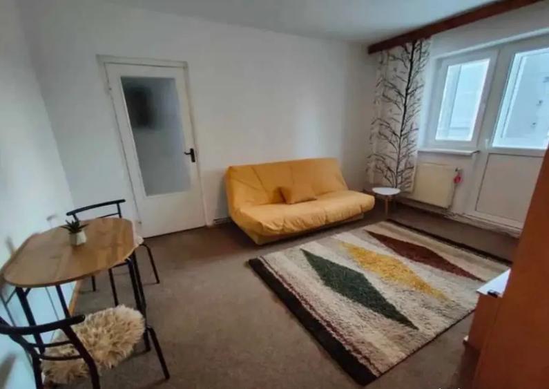 Apartament 2 camere, semidecomandat - zona Vlahuta - 1