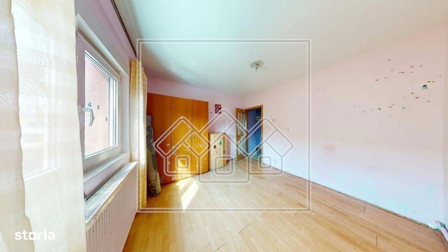 Apartament decomandata, 50 mp utili, balcon, pivnita, etaj 1, Strand - 2