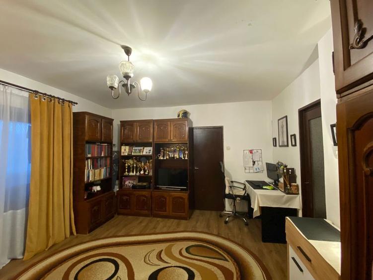 Inchiriez apartament o camera zona Gara Billa - 4