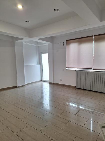Zona Piata Romana duplex 5 camere - 1