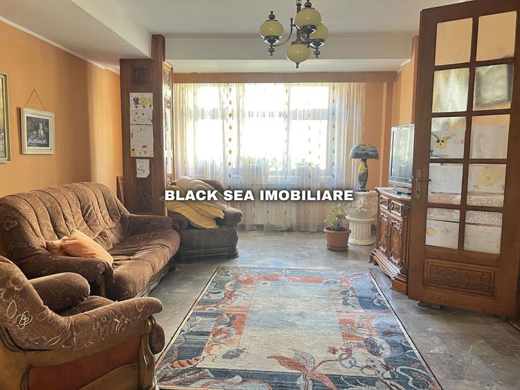 Vila 7 camere D+P+1+M - 2 Garaje - 50m de plaja - Zona centrala - 6