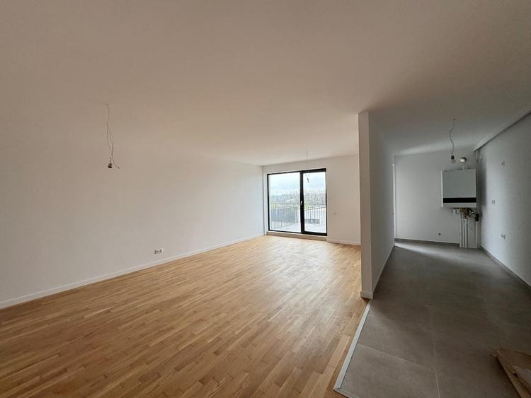 Apartament 3 camere vedere lac/ imobil nou/ comision 0 - 9