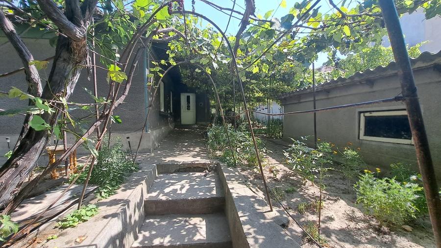 Stadion - scoala sportiva - teren 828 mp / 13.2 deschidere stradala - 15