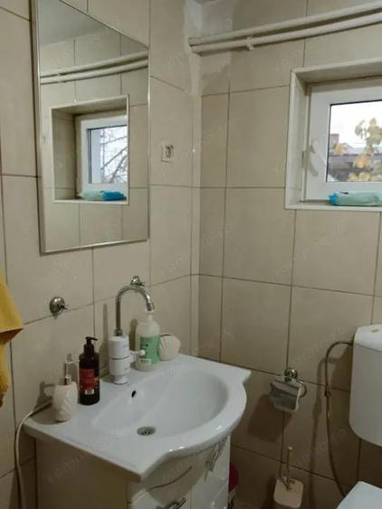 Casa renovata, gata de mutat,la 1 km de Spitalul Jude?ean ?i Stadion - 1