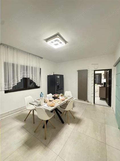 MEHALA - VILA SPATIOASA - 9 CAMERE - GARAJ - TEREN GENEROS - 11