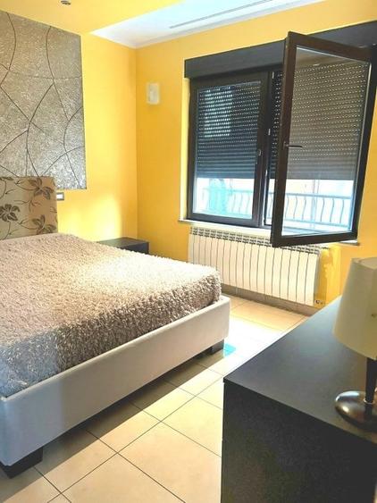 Terasa mare cu vedere catre Gradina Mitropoliei. Unirii 2 camere de vanzare - 4