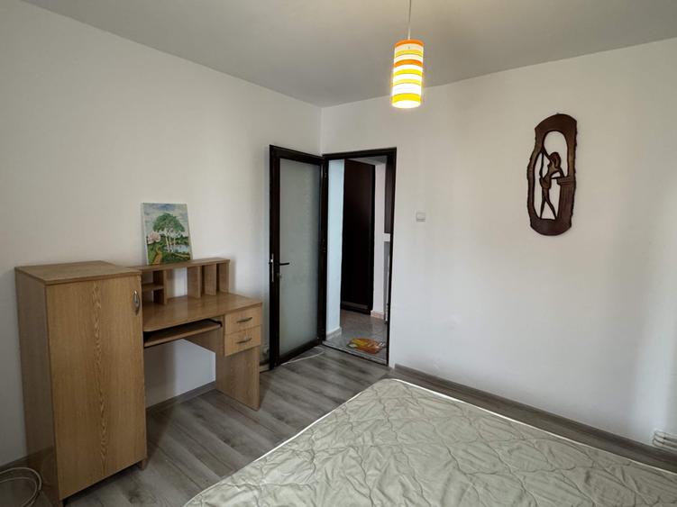 3 cam, decomandat, 2 bai, etaj 3, mobilat+utilat, Cuza Voda - 12