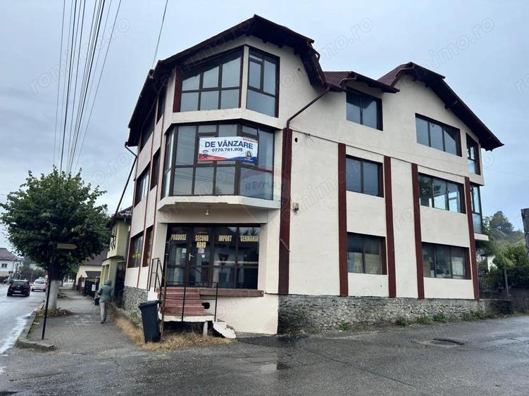 De Vanzare - Cladire de birouri situata strategic, in zona Centrala - 3