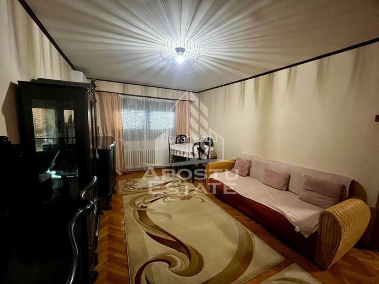 Apartament 2 camere, zona Aradului, 2 AC, Centrala proprie Apartament 2 camere, zona Aradului, 2 AC, Centrala proprie