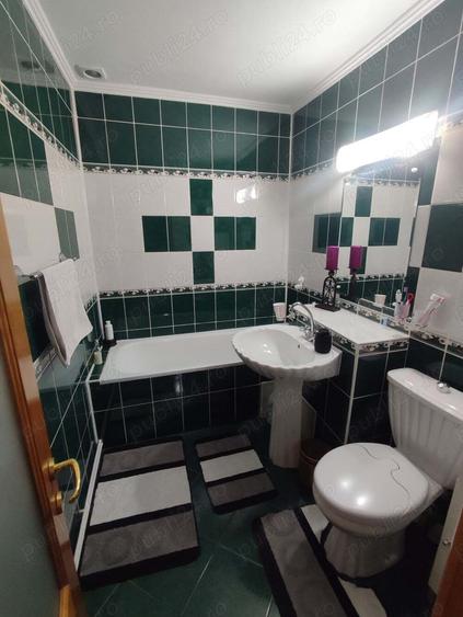 Apartament 3 camere decomandat - 1