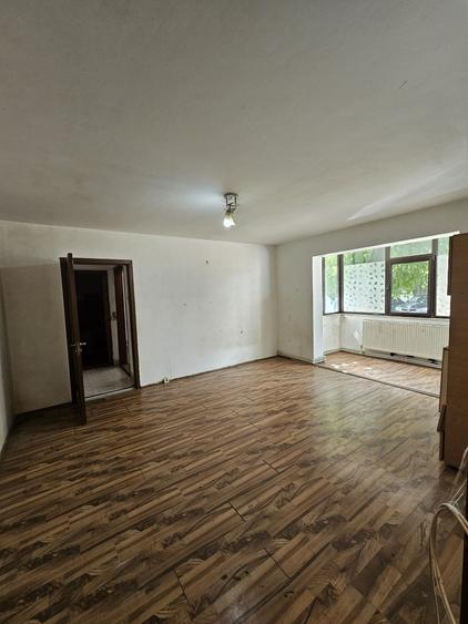 Apartament cu 2 camere semidecomandat în Lacu